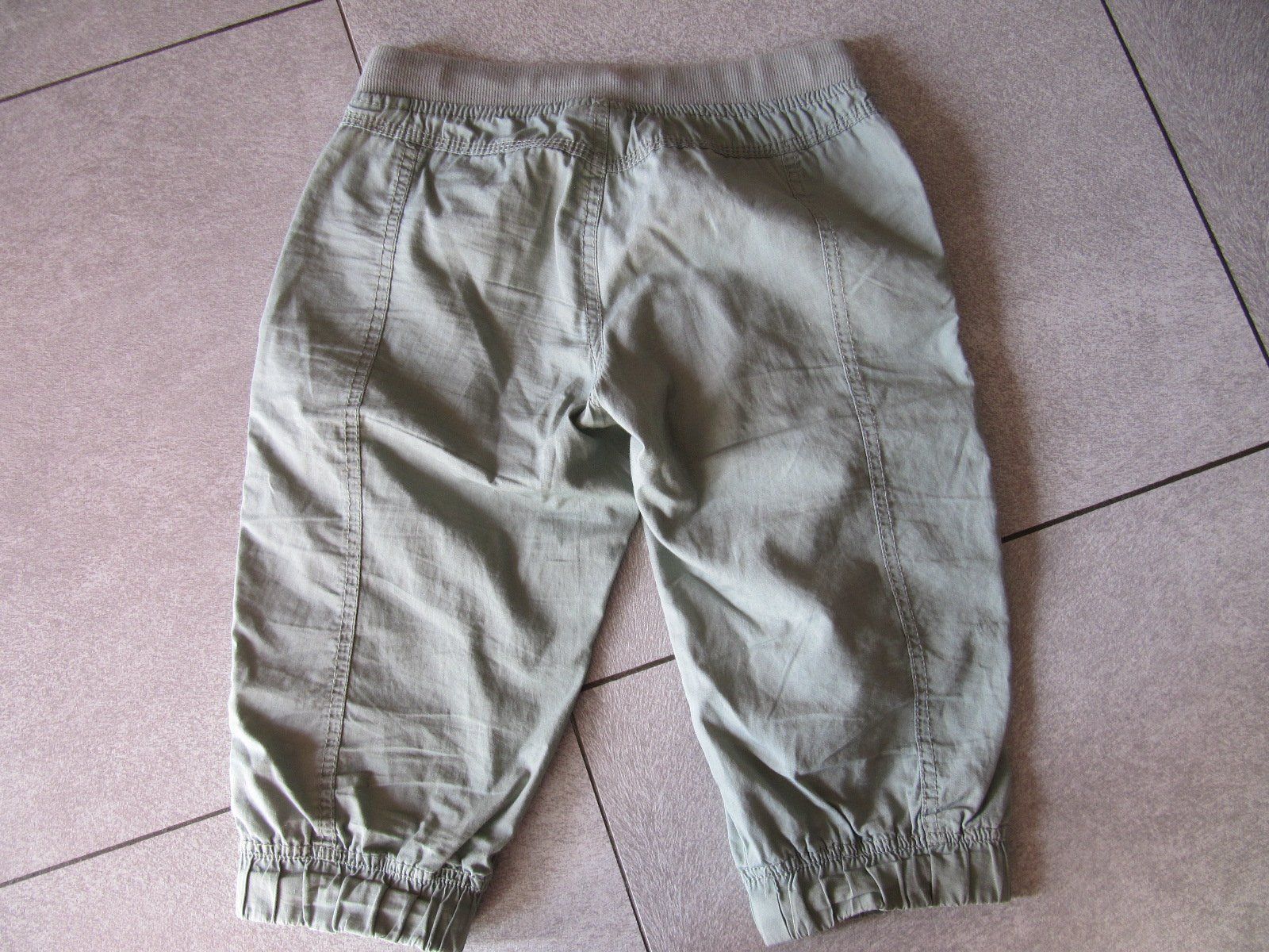 Hosen: Hose Khaki 7/8 Gr.146 / 152 – Gebraucht aus Arbedo von nadia1973 1