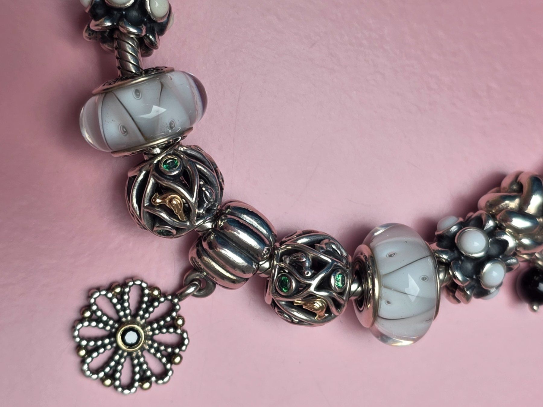 Pandora Bracciali & Braccialetti: Original Pandora Armband mit 9 Charms – Usato da Kölliken venduto da ambar 1