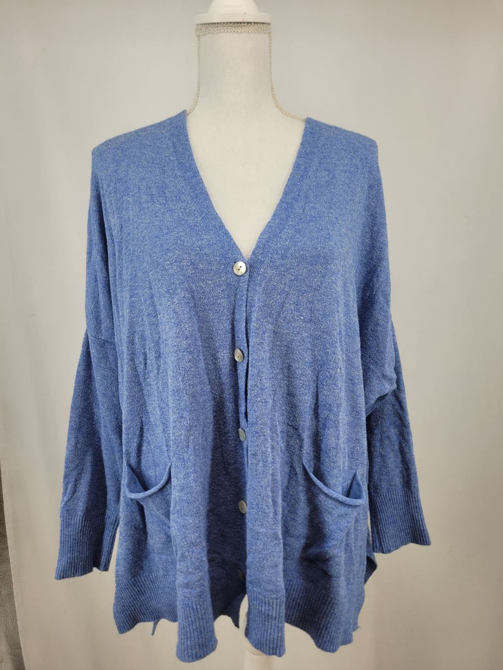 Gilet & Giacche senza maniche: Cardigan bleu clair – Usato da Lausanne venduto da PlusValue_Lausanne 2