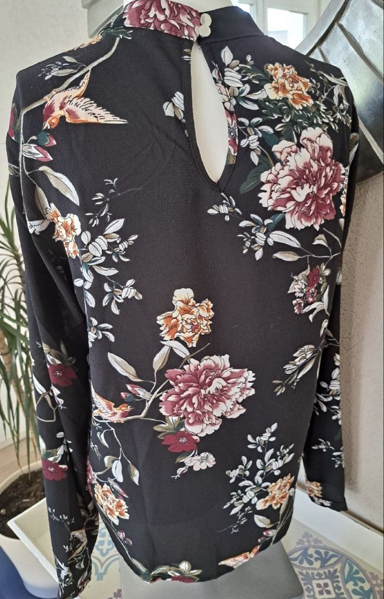 Only Chemisiers: Blumen Bluse von Only 36 – D'occasion à Rünenberg par ZwergLi100 2