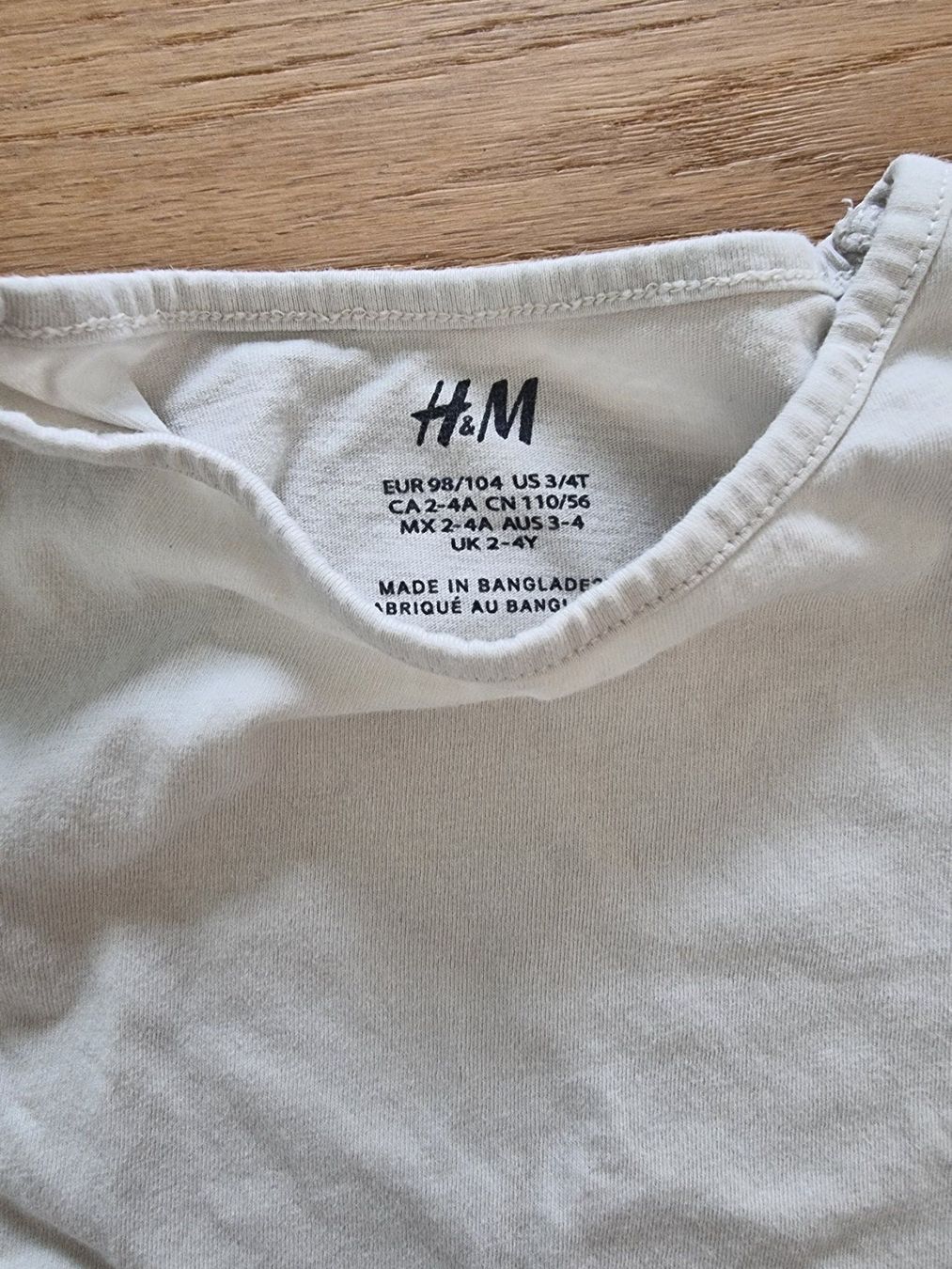 H&M Blusen, T-Shirts & Tops: H&M T-Shirt, 98/104 – Gebraucht aus Buttikon SZ von Limo180 1