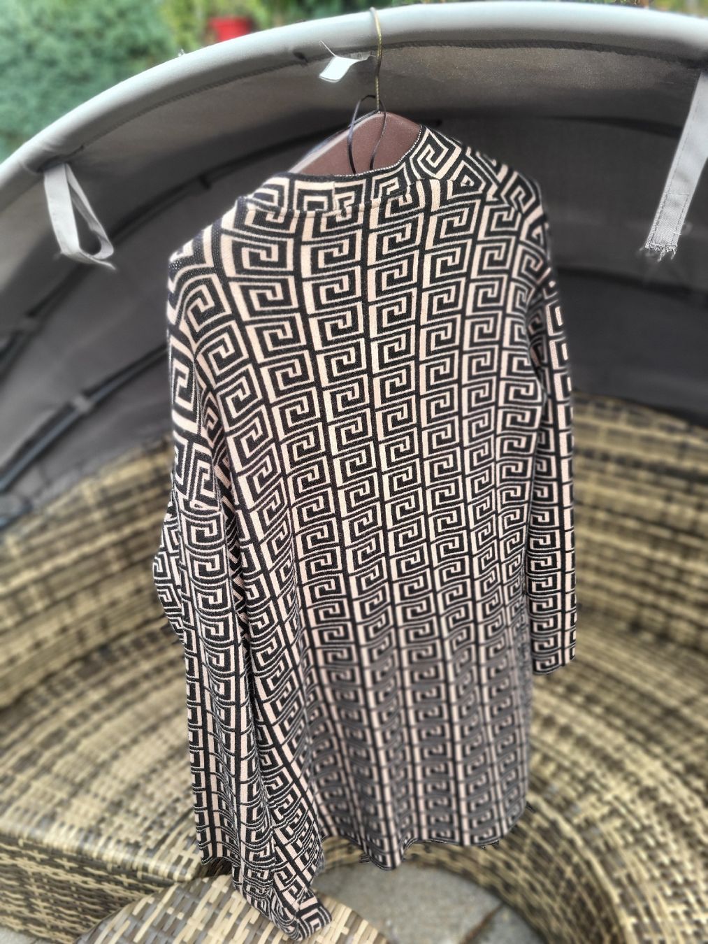 Jacken: Chicoree Strickjacke / schwarz beige Muster Grösse L – Gebraucht aus Enggistein von Manuki_engg 1