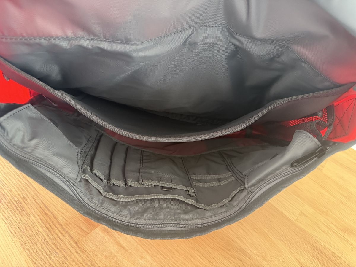 North Face Sacs à dos: The North Face Base Camp Messenger Bag – D'occasion à Zürich par Lorena.rgg 6