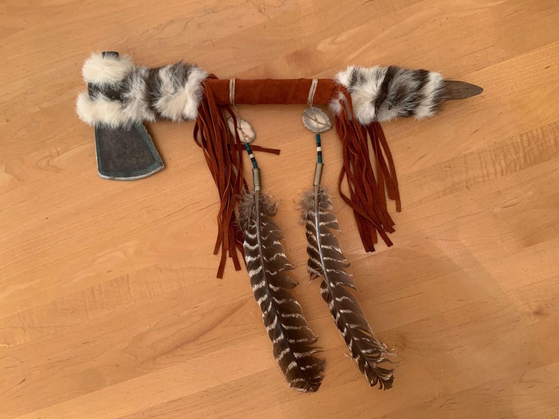Toutes les décorations: Tomahawk traditionnel artisanal – D'occasion à Lausanne par ftrevaz