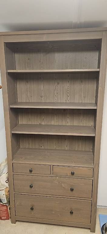 Étagères: Regal/Schrank zu verschenken – D'occasion à Fehraltorf par K.Schilling