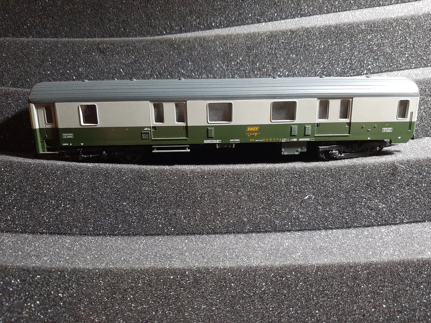 Lima Modellini di ferrovie: LIMA51 87 92-70 052-9 SNCF – Usato da Avully venduto da RIVALIS 1
