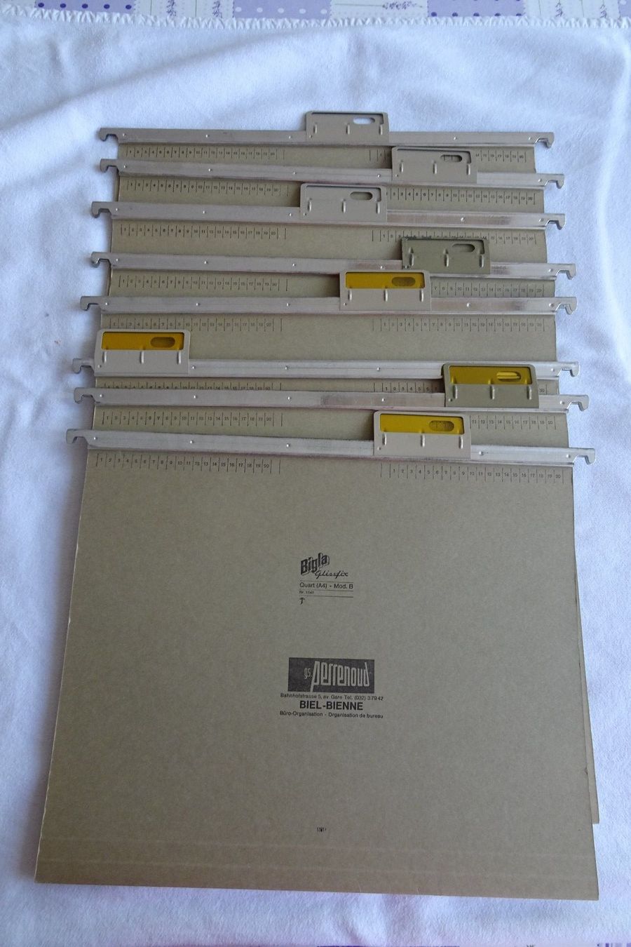 Ordner: 8 Hängeregister Mappen A4 – Gebraucht aus Strengelbach von schmetterling20