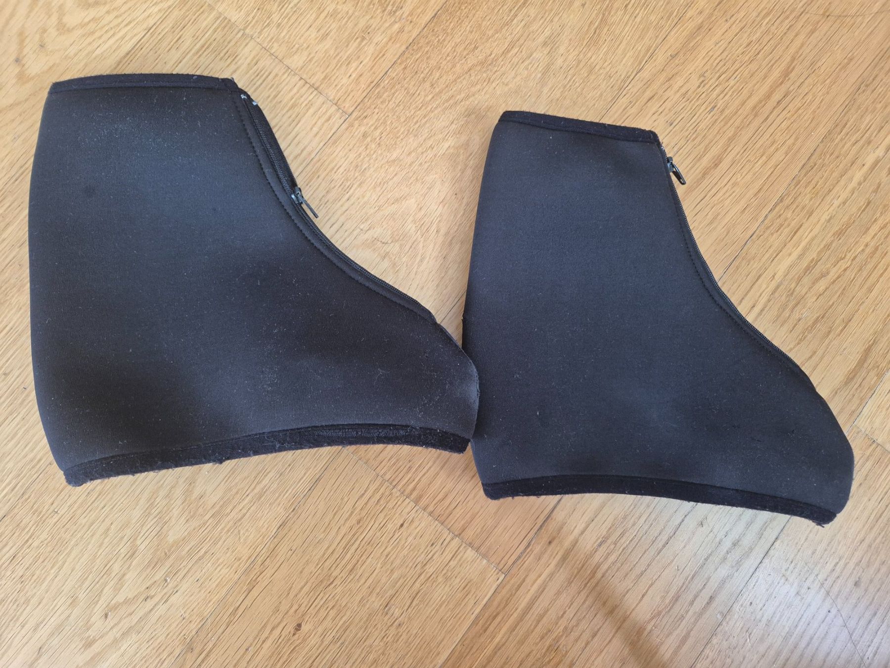 Schlittschuhe: Thermoüberzug für Schlittschuhe – Gebraucht aus Adliswil von Al05 1