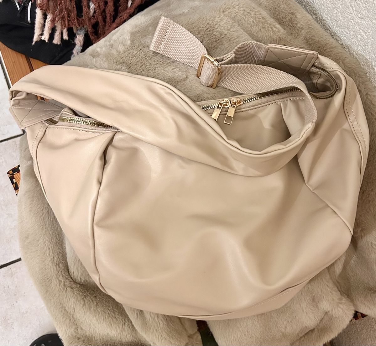 Taschen für Damen: Sac couleur blanc cassé – Neu (gemäss Beschreibung) aus ANIèRES von feuillette