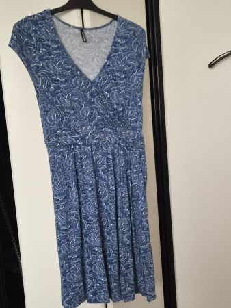 Kleid blau-weiss gemustert Grösse M