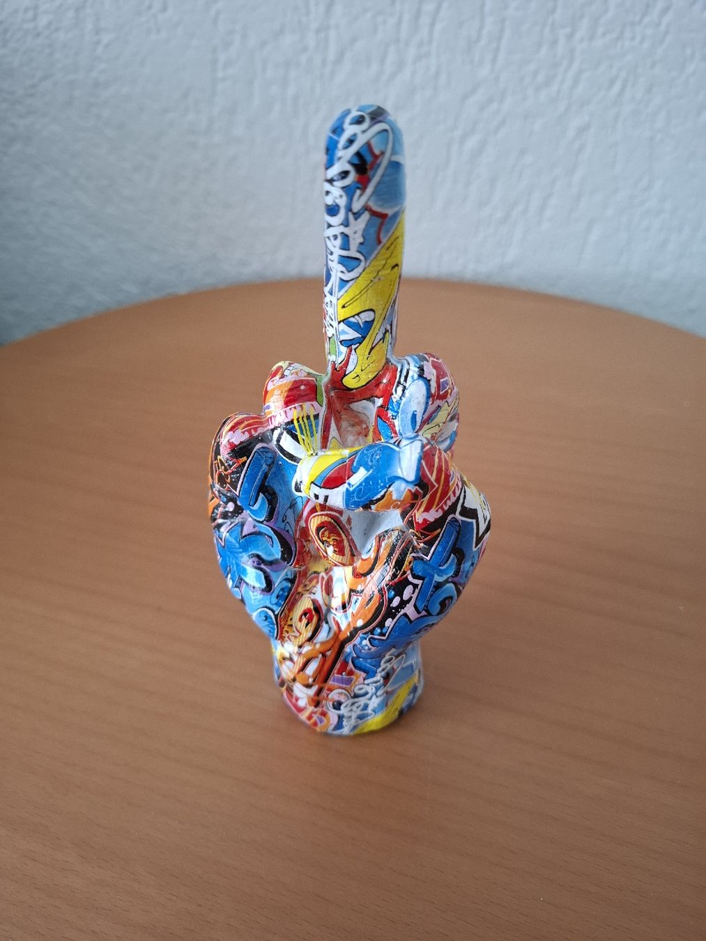 Statuette: Figur Finger Skulptur – Nuovo e nell'imballaggio originale da Münchenbuchsee venduto da Cori1968