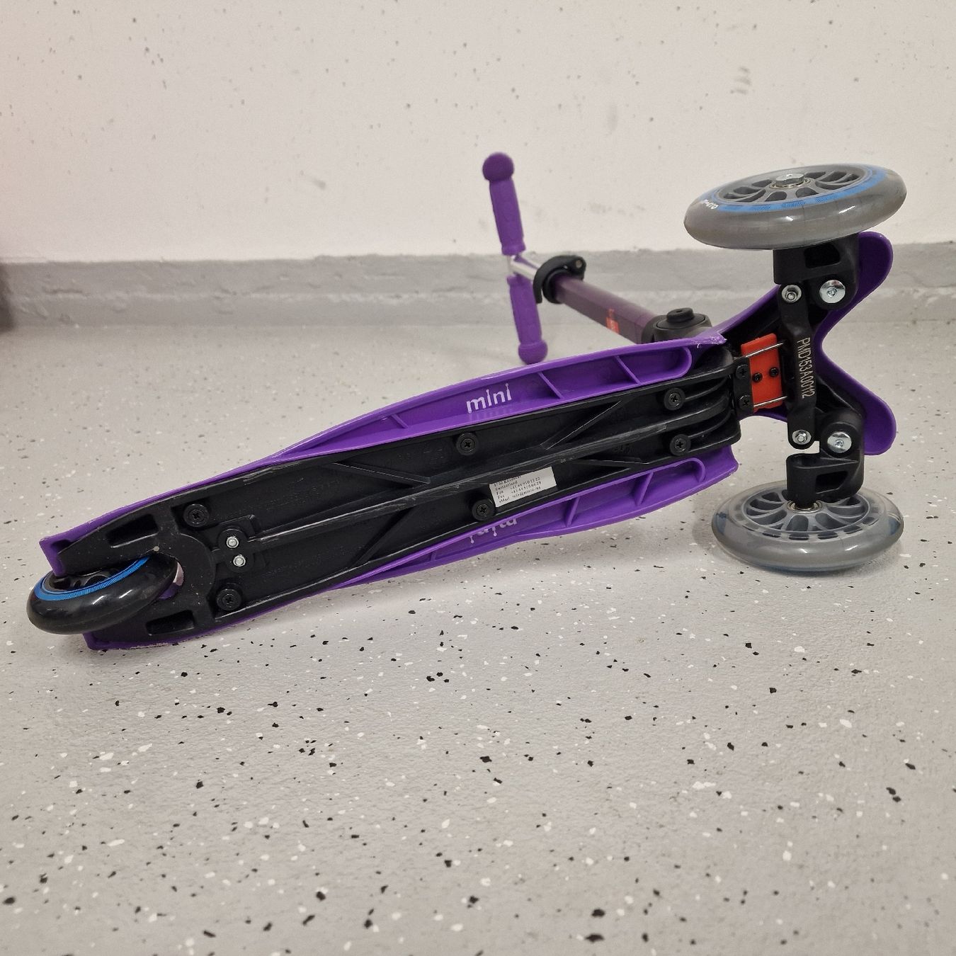 Micro Kickboard: Original Micro Mini Scooter in Violett – Usato da Cham venduto da bea_8ng8 7