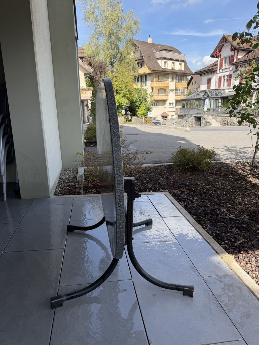 Tavoli: Klapptisch oval mit Metallgestell – Usato da Entlebuch venduto da MarianaViana 6
