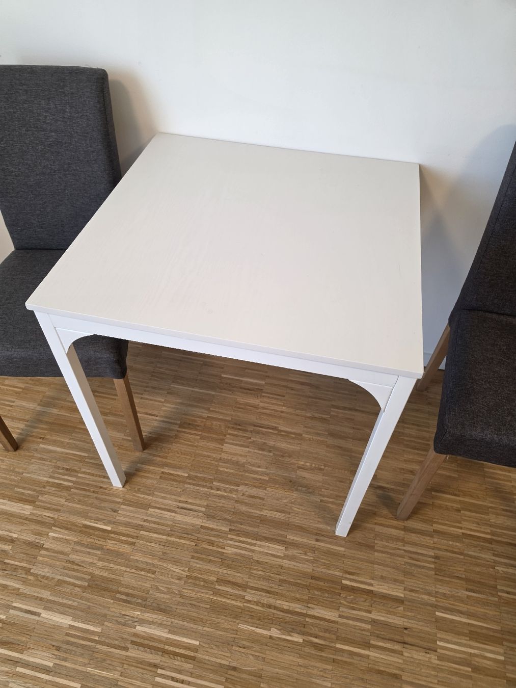 Tavoli: weisser Tisch 70x70x74cm – Usato da Rickenbach Sulz venduto da VickyJolina