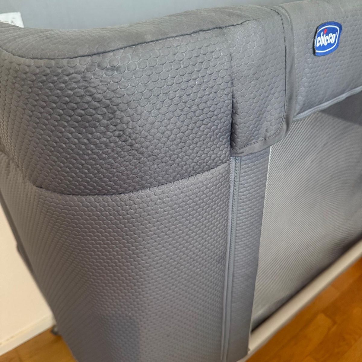 Lits: Chicco Next 2 Me Forever grey crib good condition – D'occasion à Otelfingen par ven_n5ms 3