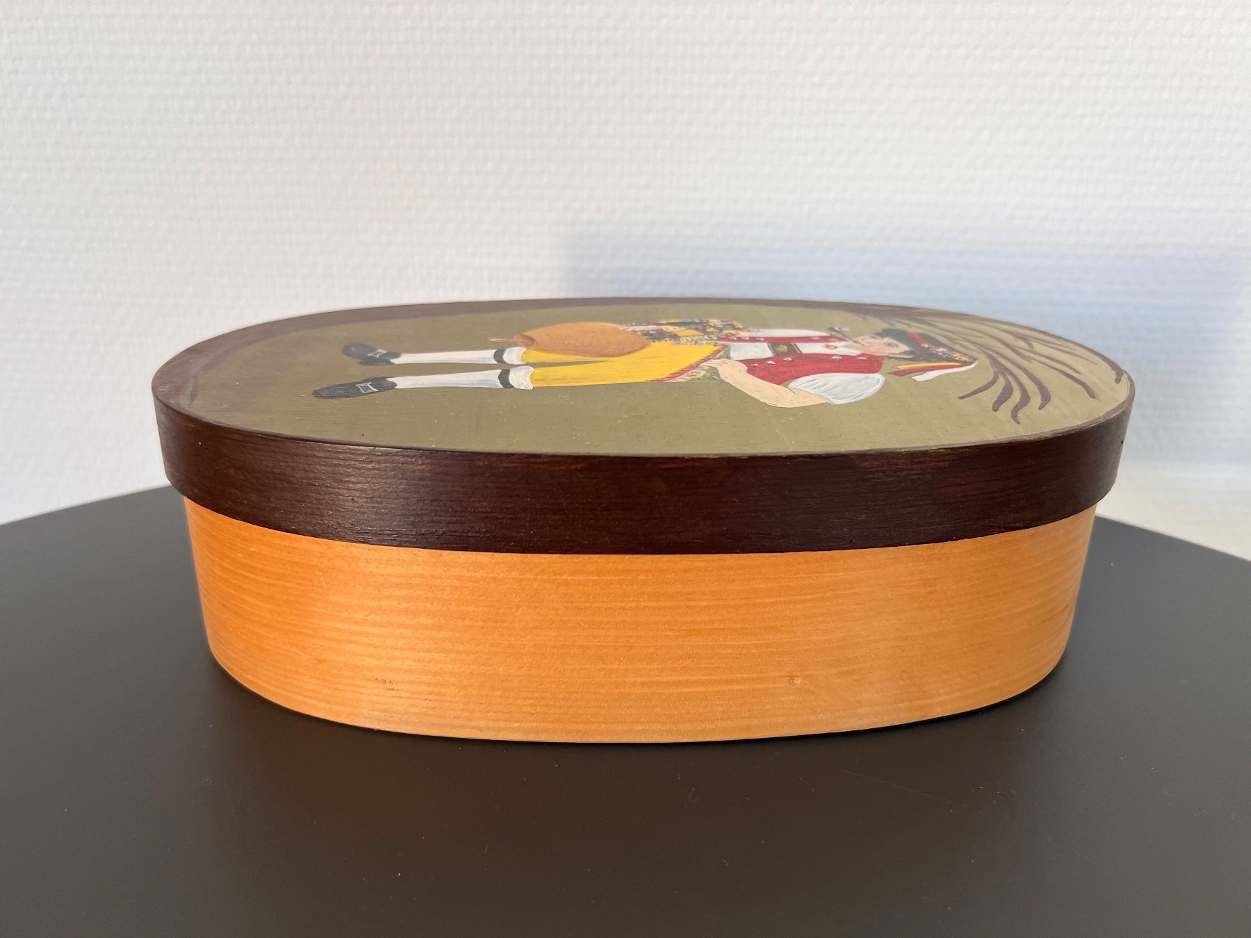 Tutte le decorazioni: Bühler Holzspan Dose, Handarbeit, Schweizer Tracht, Top! – Usato da Arbon venduto da mei_cnd6 2