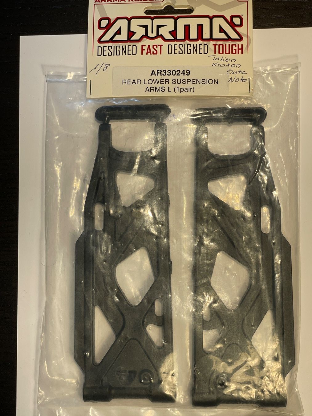 Arrma Modellismo RC: ARRMA AR330249 REAR LOWER SUSPENSION ARMS – Nuovo e nell'imballaggio originale da Rüti ZH venduto da amei1966