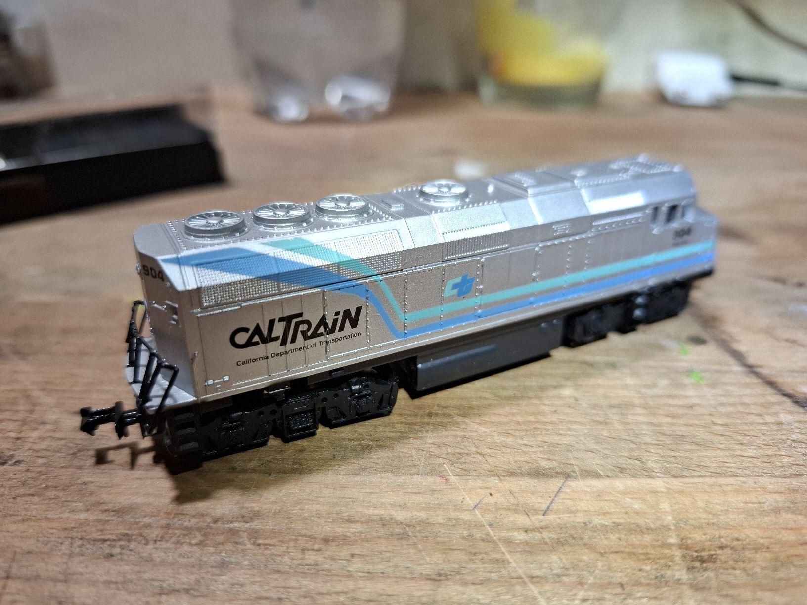 Modellini di ferrovie: Spur N Diesellok Caltrain – Difettoso da Flaach venduto da maniv6 1