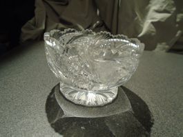 Schale Glas, kleiner Stiel, verziert