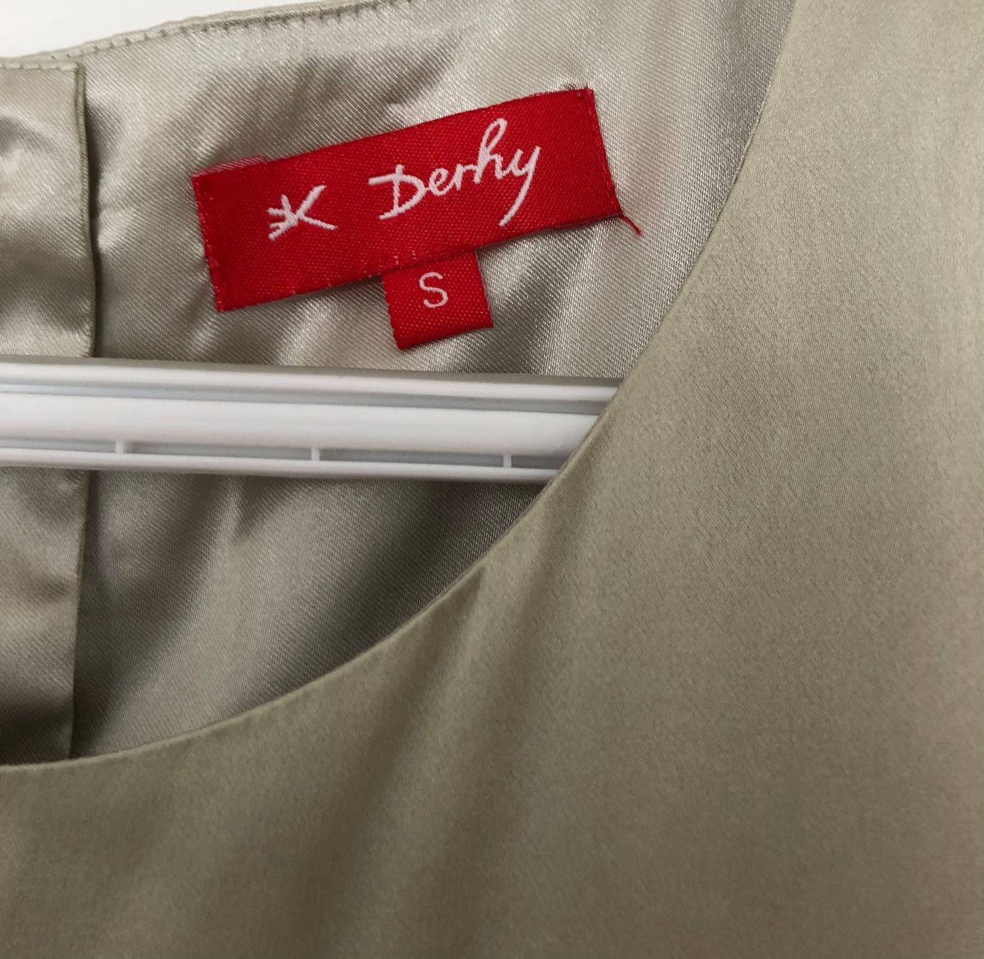 Derhy Kleider: Derhy Seidenkleid Gr.S – Gebraucht aus Horn von Resvi 2