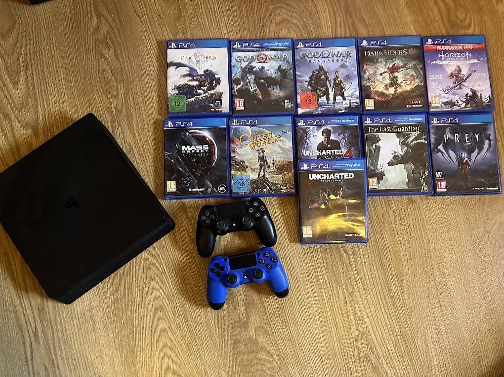 Console: PS4 Slim mit 11 Spielen – Usato da Wetzikon ZH venduto da surfevida