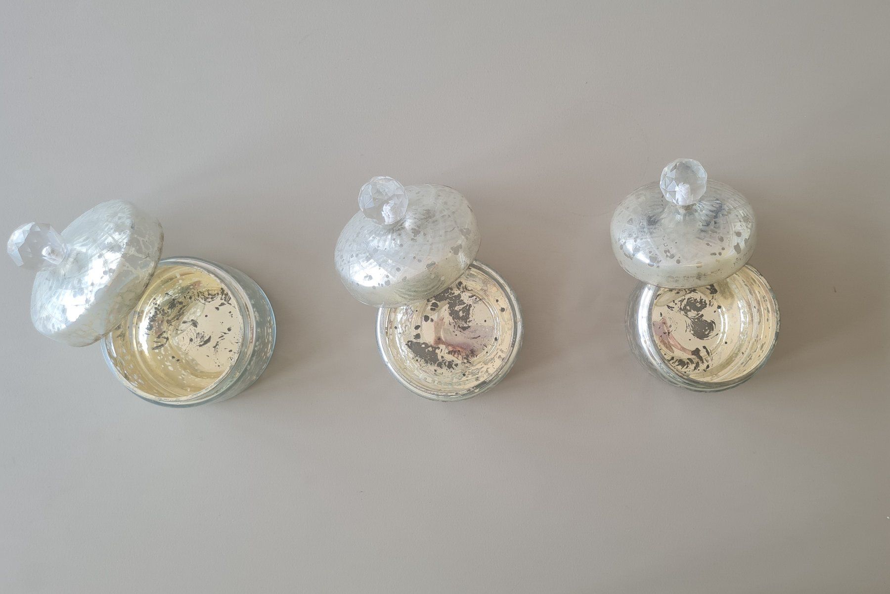 Bicchieri: Dekorative Glasdosen, silber, 3er Set – Nuovo (secondo la descrizione) da Zürich venduto da ire_992t 1