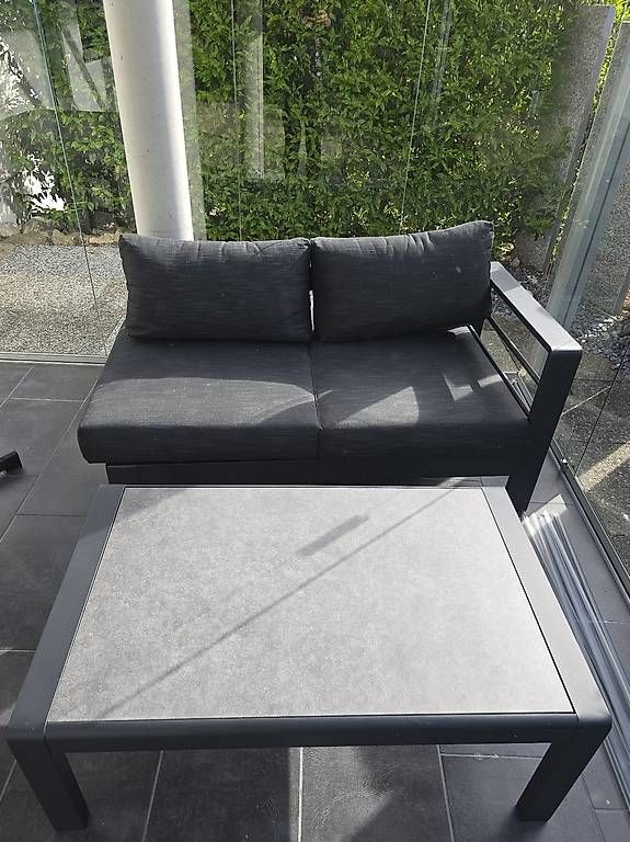 Divani: Lounge und Tisch – Usato da Arnegg venduto da Boronia