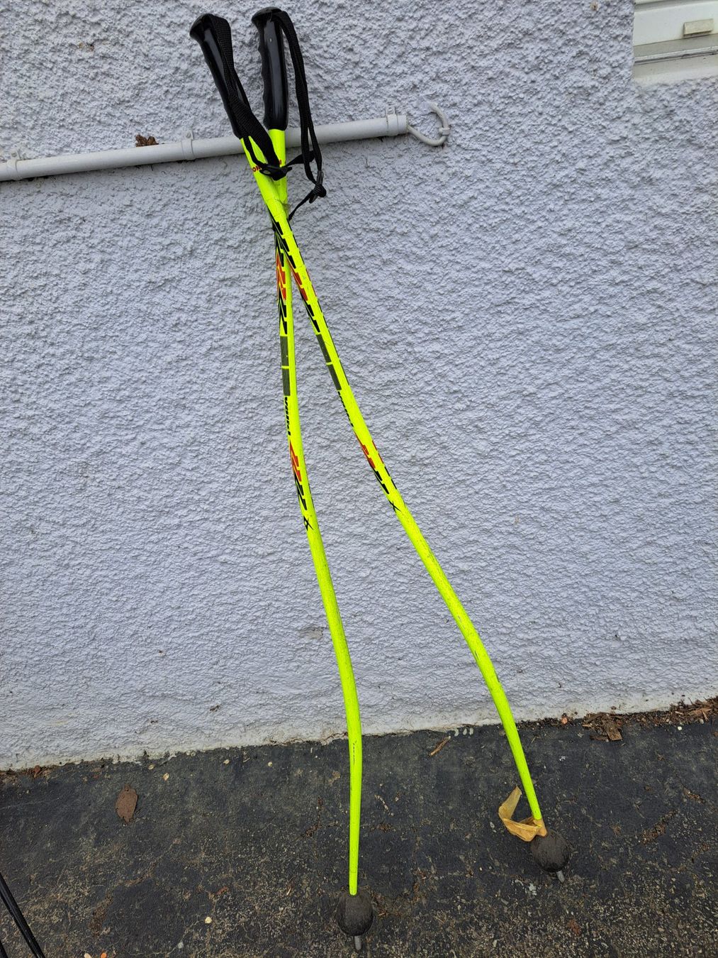 Bastoncini da sci: Bâtons de ski compétition descente – Usato da Courrendlin venduto da Aheinza