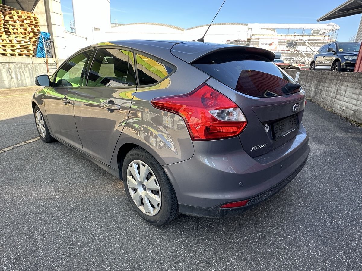 Ford Automobili: Ford Focus – Usato da Oetwil am See venduto da CarParts 2