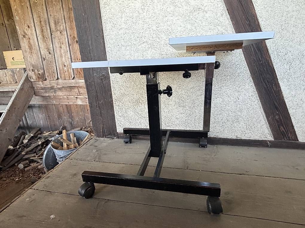 Set di tavolo e panche: Computer-Möbel – Usato da Rapperswil BE venduto da henslerst 3