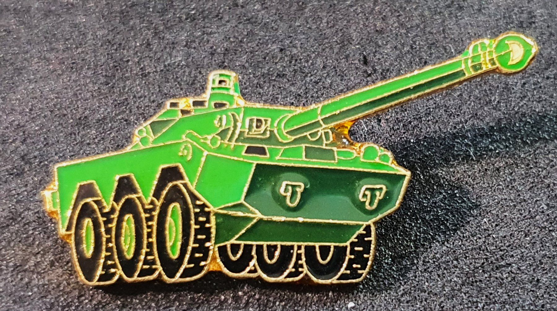 Placchette & Badge: BB395 - Pin Militär Armee Army Panzer – Usato da Reinach BL venduto da Boston-Verkauf