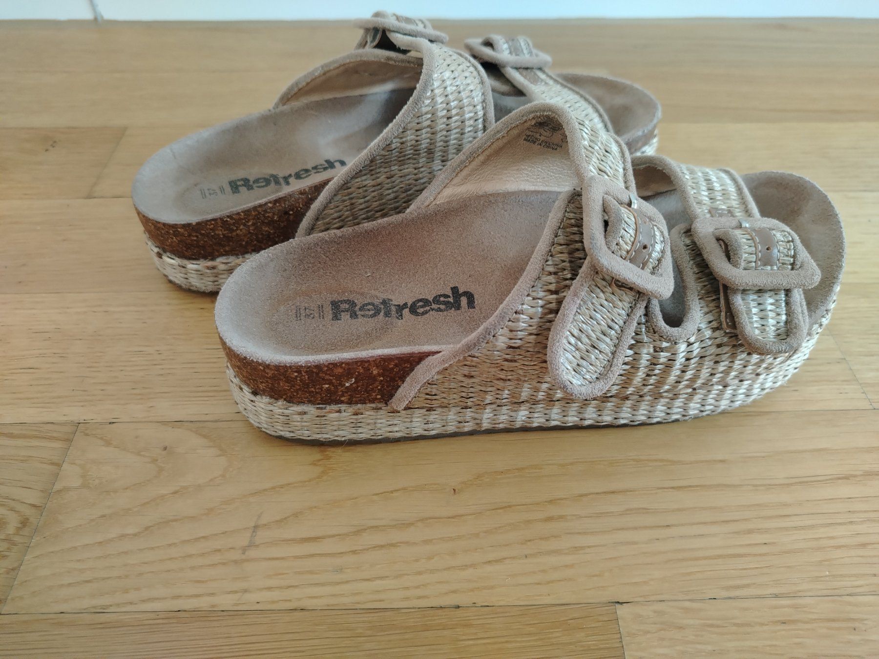 Damenschuhe: Damen Pantoletten Sandalen Beige – Gebraucht aus Winterthur von mon_2yxl 1