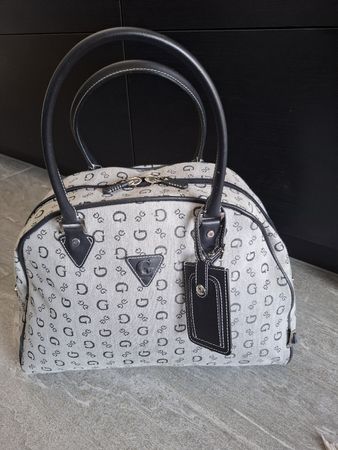 Reisetasche Guess grau, einmal gebraucht