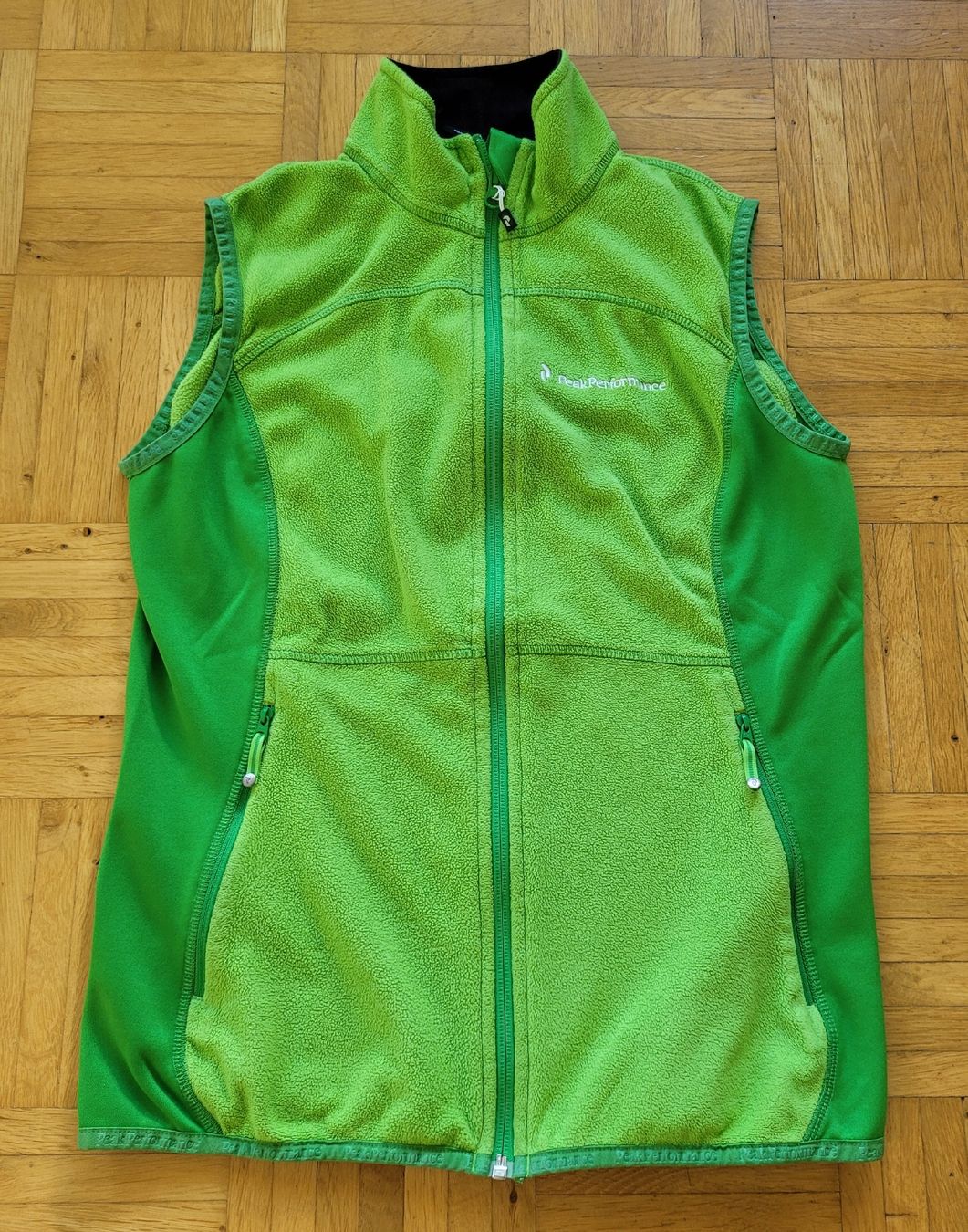 Peak Performance Gilet & Giacche senza maniche: Weste grün "Peak Perfomance", Grösse L – Usato da Flims Waldhaus venduto da cil_6n8t