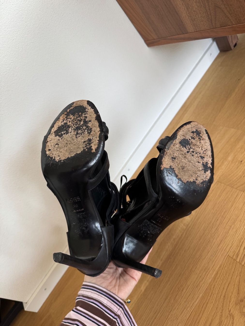 Hugo Boss Damenschuhe: Hugo Boss High Heels "Jodi" Black Gr. 39 – Gebraucht aus Klingnau von Vdado 7