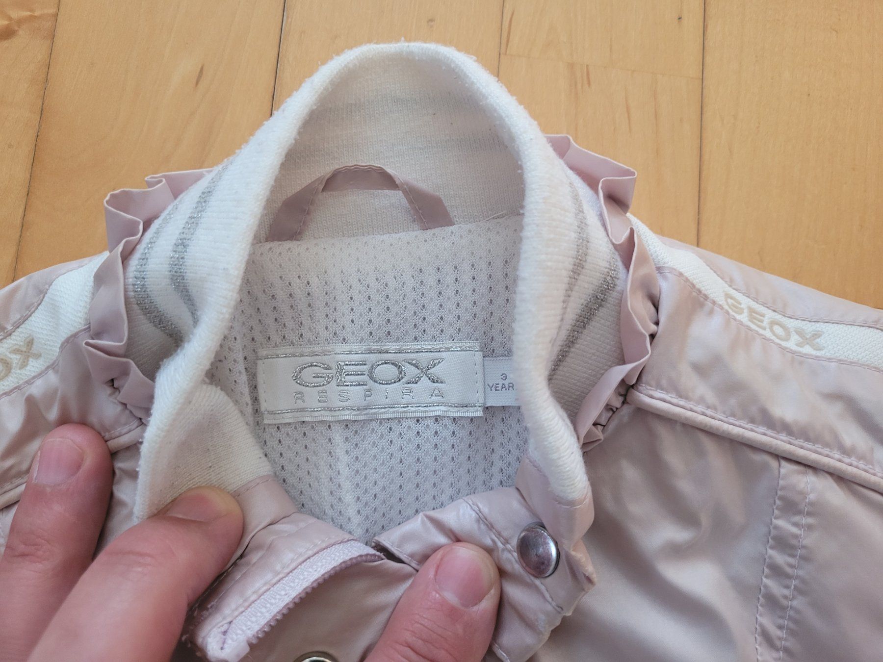 Geox Giacche & Cappotti: Jacke Geox Mädchen Gr.104/110 – Usato da St. Margrethen SG venduto da SamusAran 1