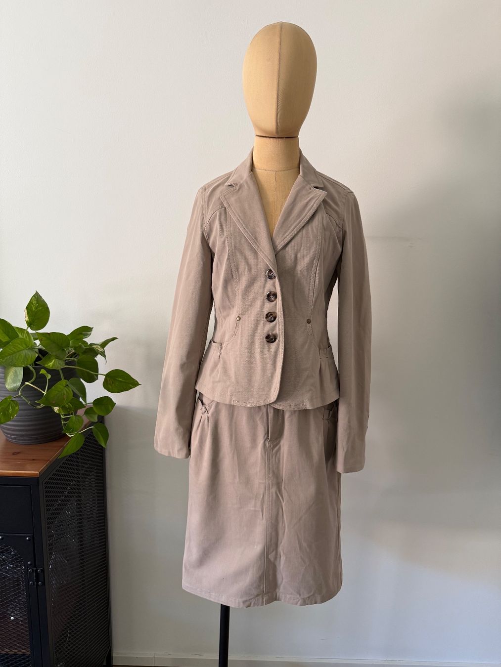 Marella Anzüge & Kostüme: Damen Set LINEAEMME Marella (Max Mara) Beige Y2K – Gebraucht aus Lugano von rebecca.wardrobe 1