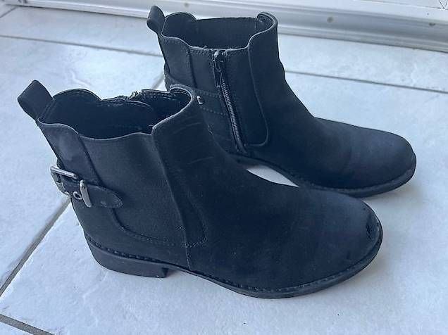 Chaussures femmes: Bottines – D'occasion à Chevroux par ateca2017 2