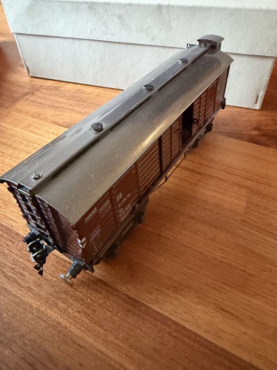 Modellini di ferrovie: 4-achsiger Güterwagen – Usato da Jona venduto da vallu_94 1