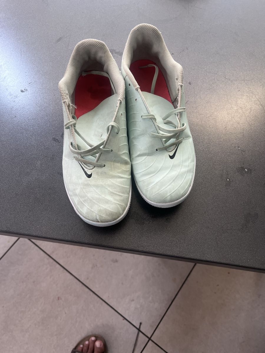 Nike Scarpe per ragazzi: Fußball Halle Schuhe  – Usato da Luzern venduto da lizamch 2