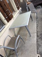 Table et chaises de terrasse
