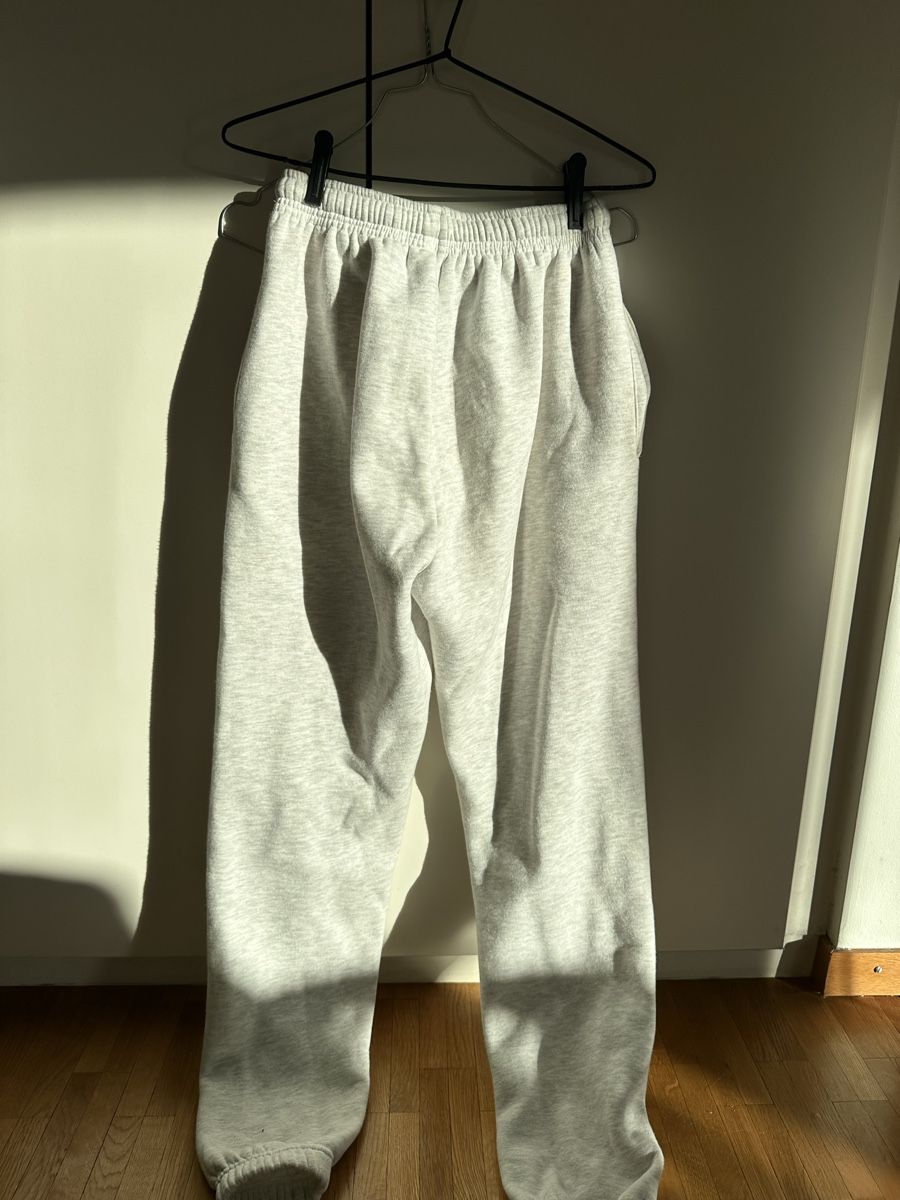 Pantaloni: White fox grey sweatpants – Usato da Blonay venduto da lucy20102012 2
