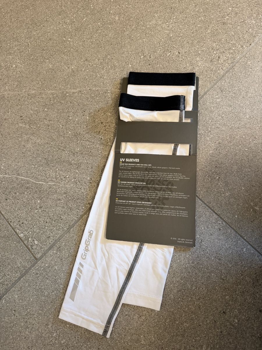Autres vêtements & accessoires: UV Arm Sleeves – Neuf (Voir description) à Güttingen par JeffreyGucc 1