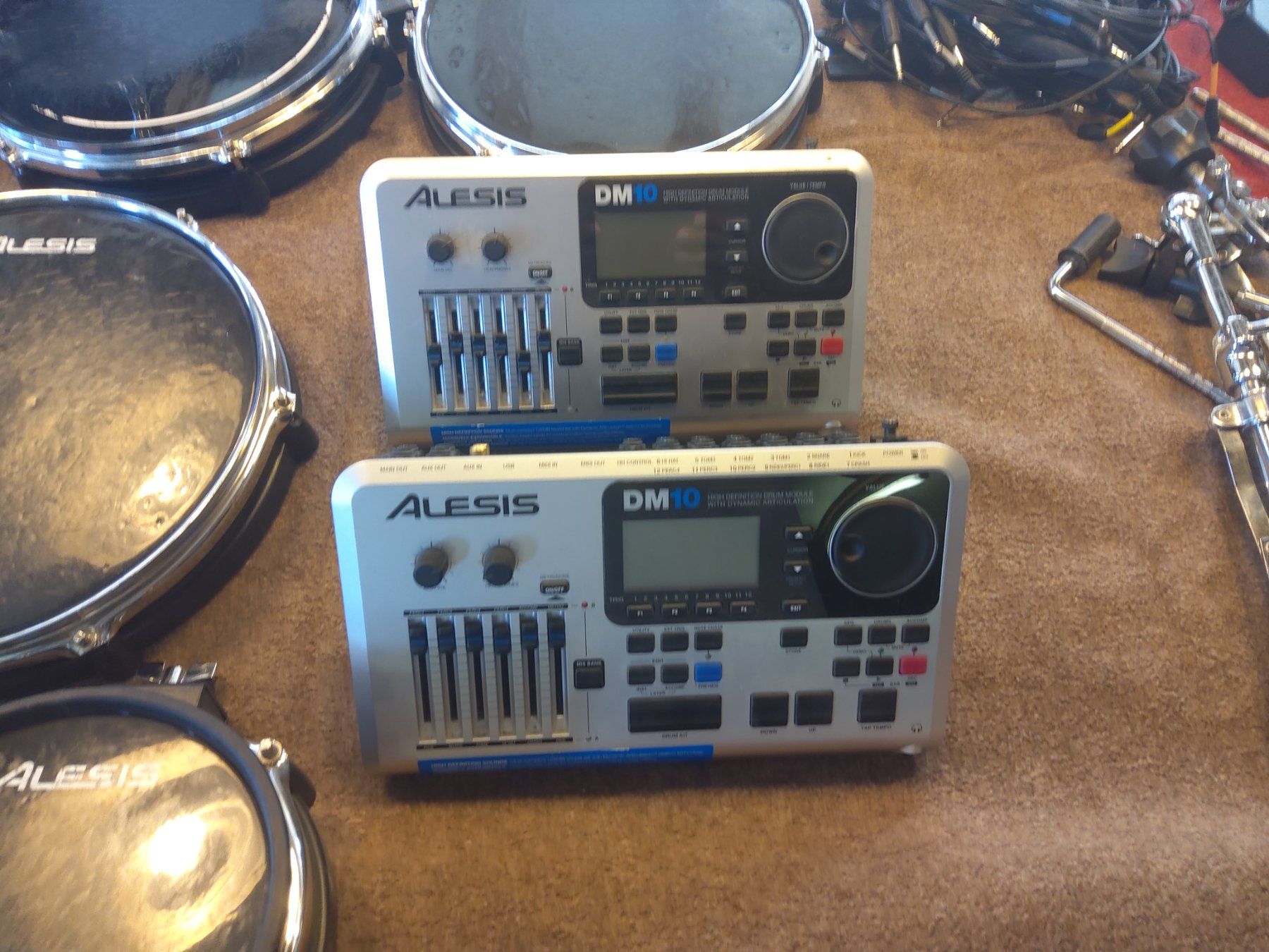 Alesis Strumenti musicali: E Drum Alesis DM10 Konvolut – Difettoso da Seengen venduto da Zippypuente 5