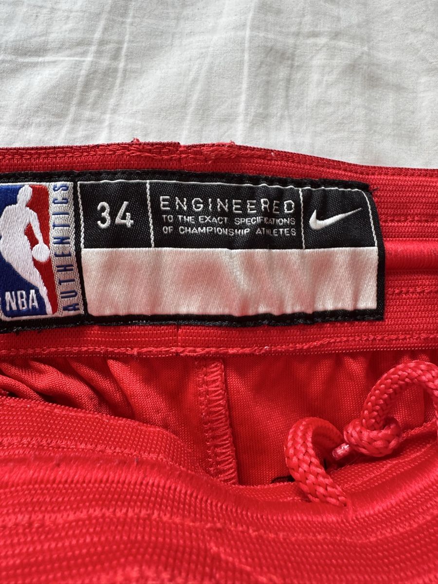 Nike Pantaloni: Nike Chicago Bulls Shorts – Usato da Alpnach Dorf venduto da rie_72hw 1
