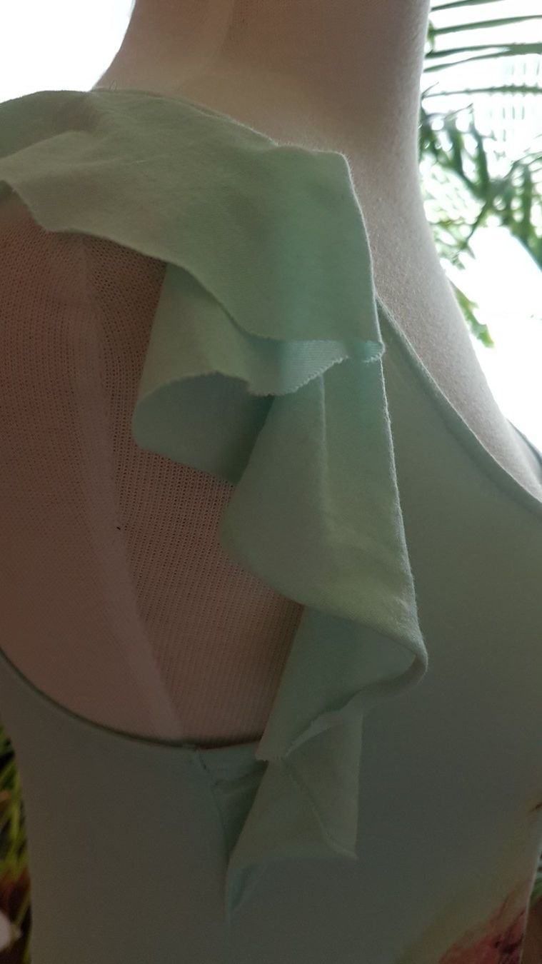 Zebra Top: Mintfarbenes Baumwolltop mit Print – Usato da Oberengstringen venduto da Asteroid56 6