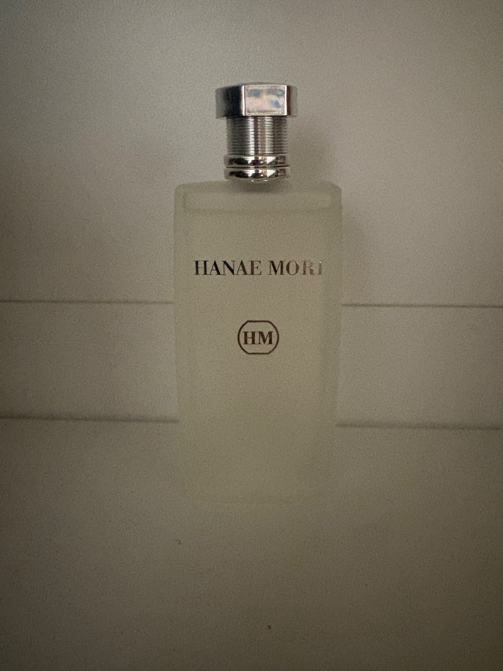 Profumi & Eau de Toilette: Hanae mori 100 ml – Usato da Corcelles NE venduto da sam_8ff2