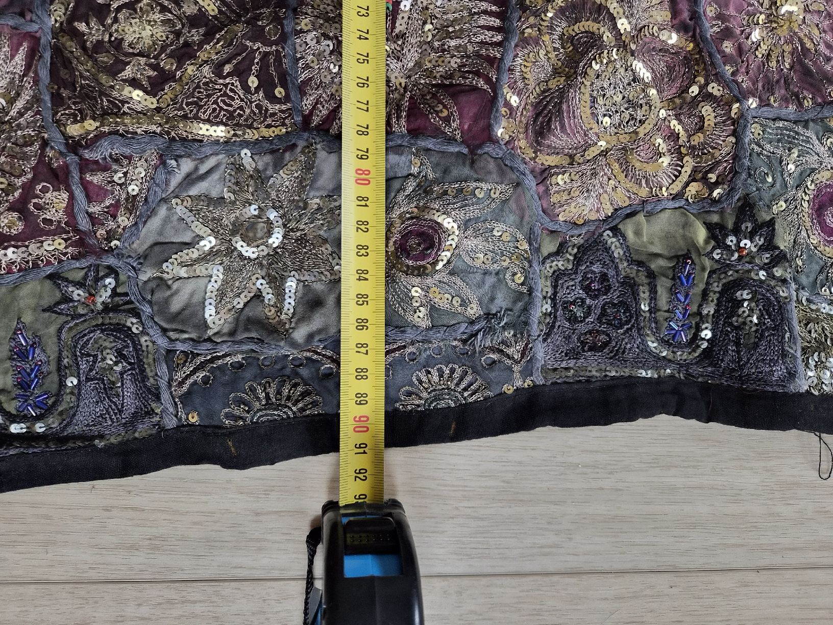 Alle Dekorationen: Tenture murale patchwork brodée avec sequins 150 cm – Gebraucht aus La Joux FR von car_ck96 4