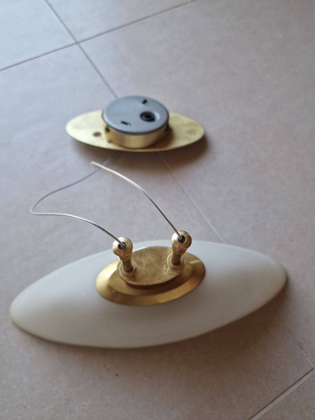 Lampadari & plafoniere: Lampe suspendue en verre opalin – Usato da Vouvry venduto da Marr0 4