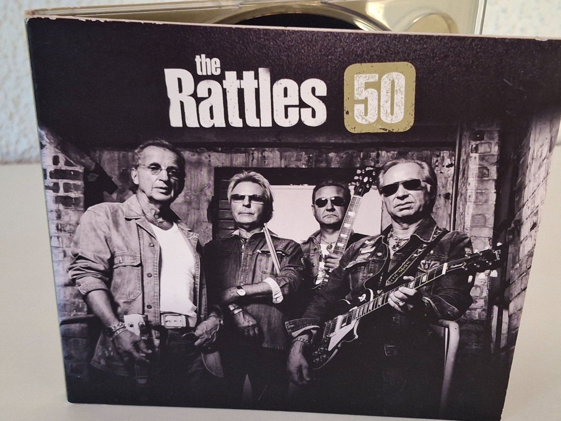 CDs: CD The Rattles - The Rattles 50 – Gebraucht aus Aarberg von Jackup1